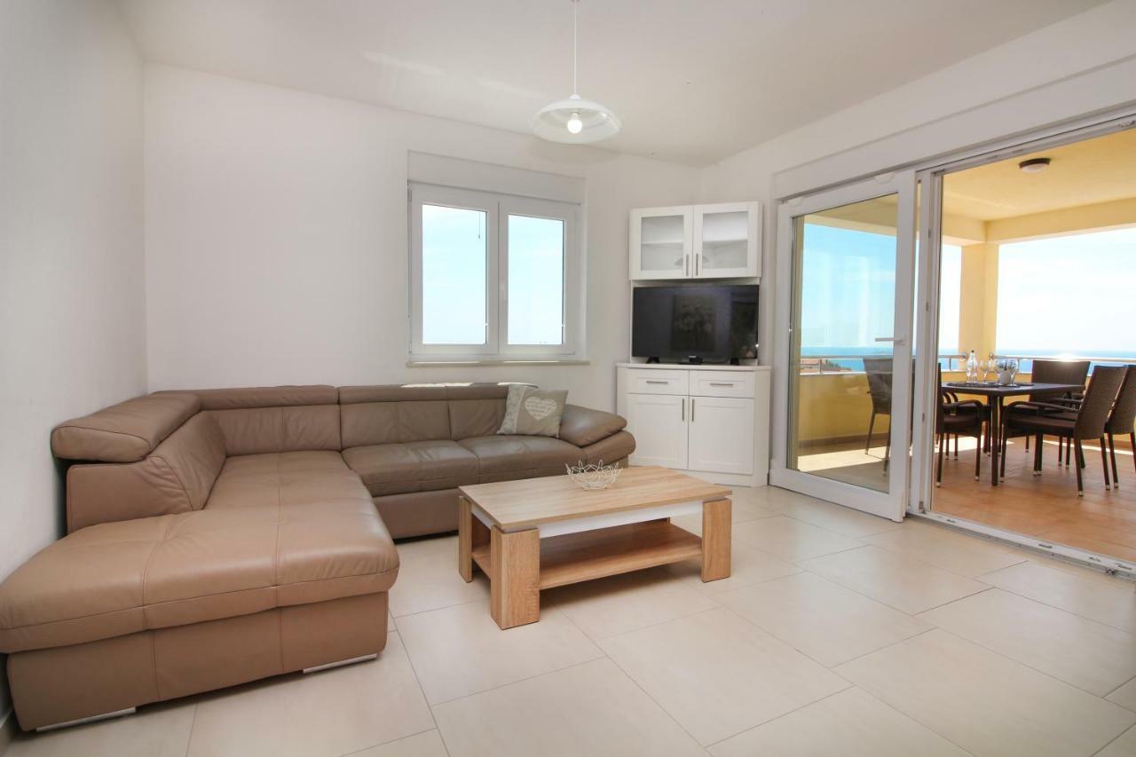 Apartment Nejasmic *