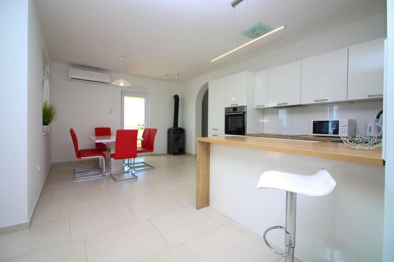 Apartment Nejasmic Primosten